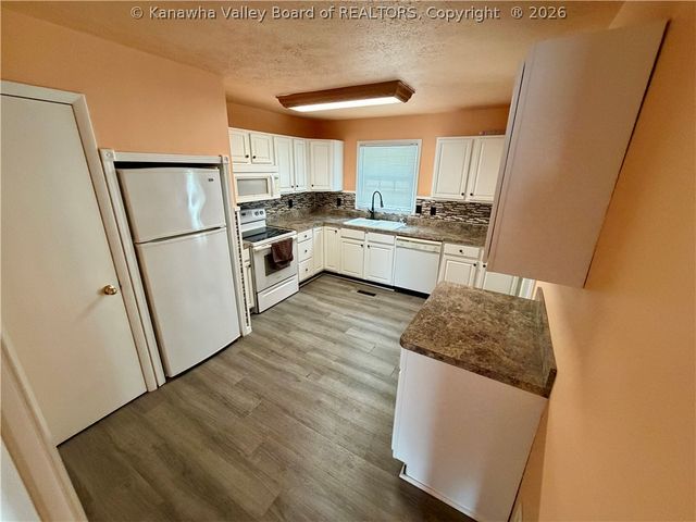 105 Geronimo Drive, St Albans, WV 25177
