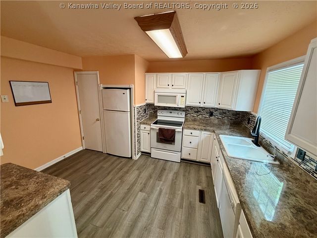 105 Geronimo Drive, St Albans, WV 25177