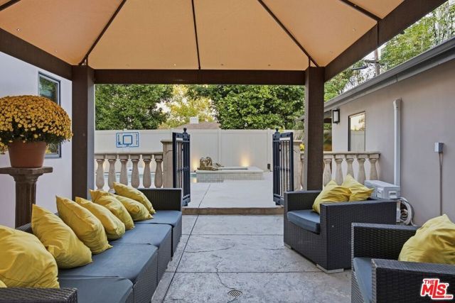 4816 Sylmar Avenue, Sherman Oaks, CA 91423