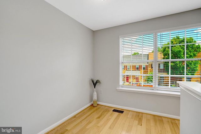 2122 HUTCHISON GROVE CT, Falls Church, VA 22043