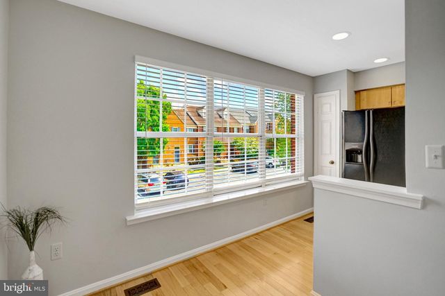 2122 HUTCHISON GROVE CT, Falls Church, VA 22043