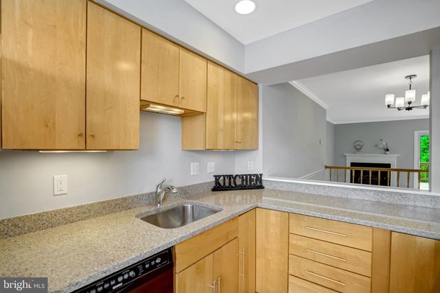 2122 HUTCHISON GROVE CT, Falls Church, VA 22043