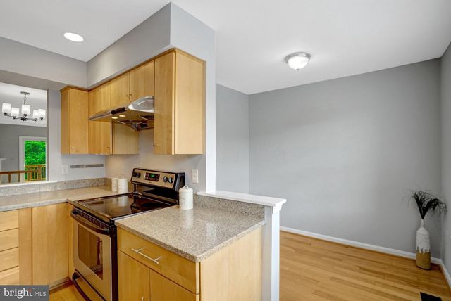 2122 HUTCHISON GROVE CT, Falls Church, VA 22043