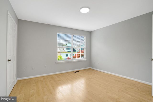 2122 HUTCHISON GROVE CT, Falls Church, VA 22043