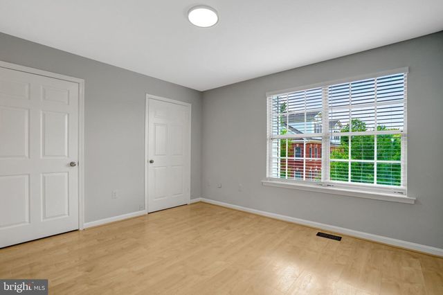 2122 HUTCHISON GROVE CT, Falls Church, VA 22043