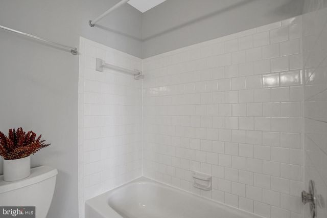 2122 HUTCHISON GROVE CT, Falls Church, VA 22043