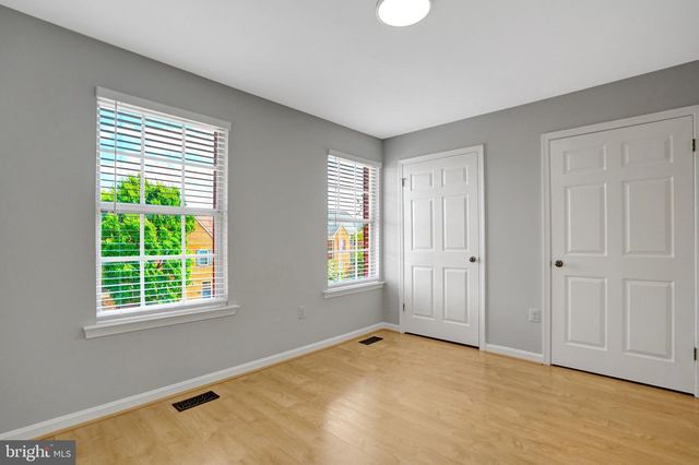2122 HUTCHISON GROVE CT, Falls Church, VA 22043