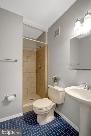 2122 HUTCHISON GROVE CT, Falls Church, VA 22043