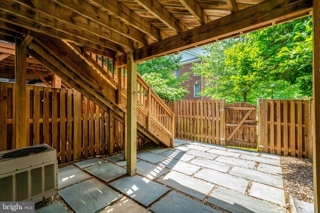 2122 HUTCHISON GROVE CT, Falls Church, VA 22043