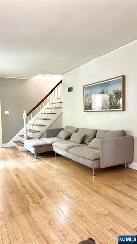 33 Harvey Avenue, Rochelle Park, NJ 07662