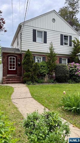 33 Harvey Avenue, Rochelle Park, NJ 07662
