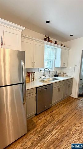 33 Harvey Avenue, Rochelle Park, NJ 07662