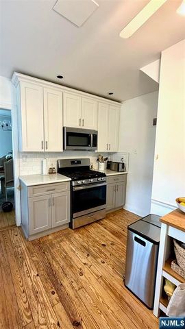 33 Harvey Avenue, Rochelle Park, NJ 07662