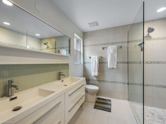 6994 Lone Oak BLVD, Naples, FL 34109