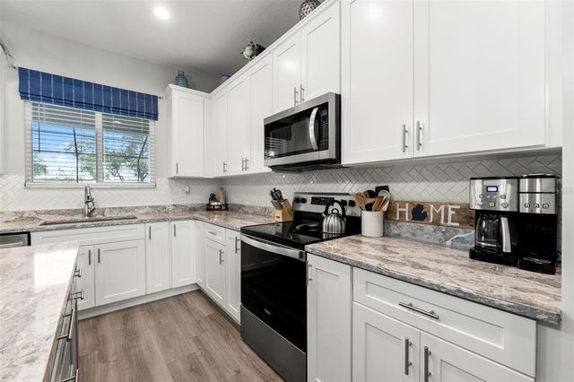 18194 MABERLY ROAD, Weeki Wachee, FL 34614