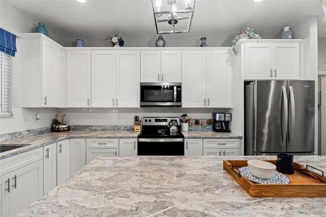 18194 MABERLY ROAD, Weeki Wachee, FL 34614