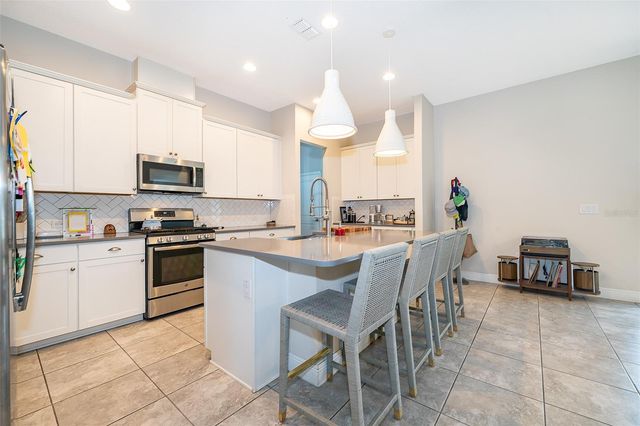 7189 SUMMERLAKE GROVES STREET, Winter Garden, FL 34787