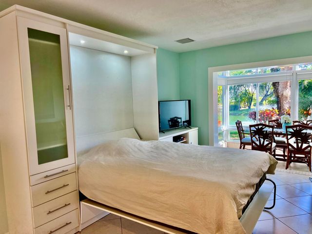 5151 W Oakland Park Boulevard 110, Lauderdale Lakes, FL 33313