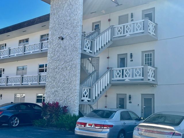 5151 W Oakland Park Boulevard 110, Lauderdale Lakes, FL 33313