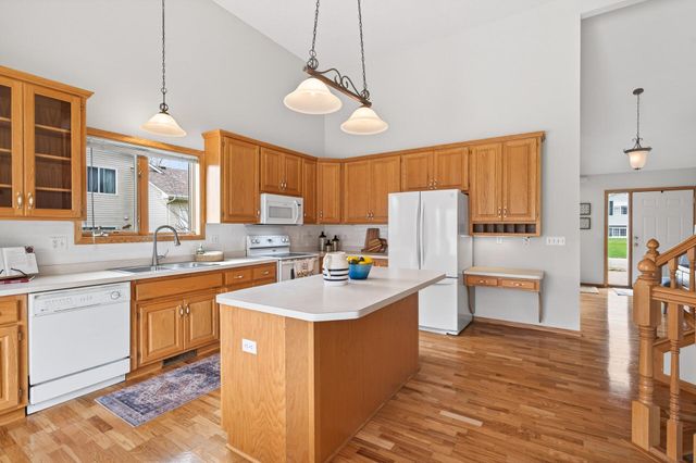 4324 Spruce Road, Saint Bonifacius, MN 55375