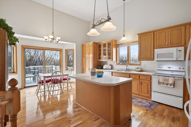 4324 Spruce Road, Saint Bonifacius, MN 55375