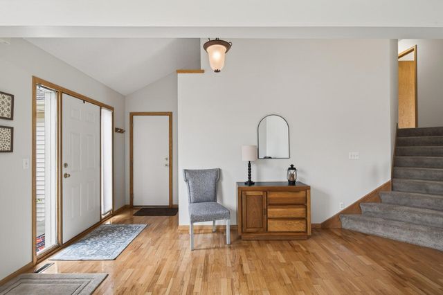 4324 Spruce Road, Saint Bonifacius, MN 55375