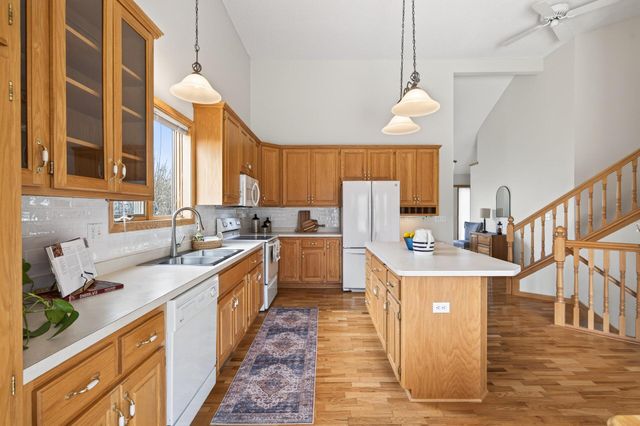 4324 Spruce Road, Saint Bonifacius, MN 55375