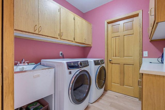 3532 S 121st COURT, Greenfield, WI 53228