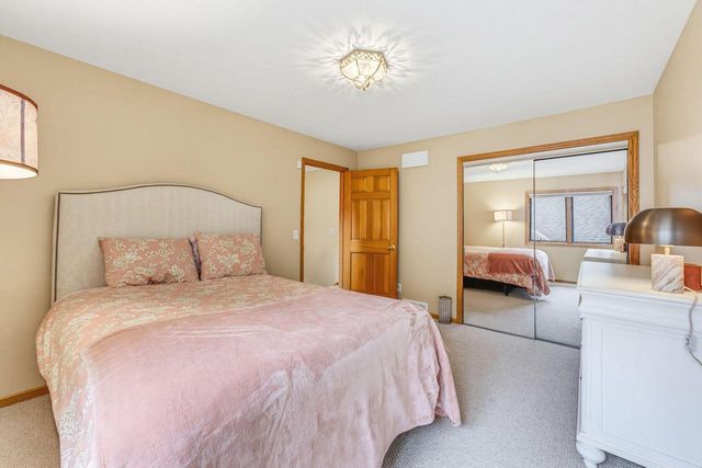 3532 S 121st COURT, Greenfield, WI 53228