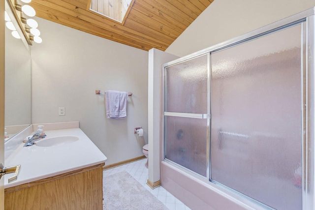 3532 S 121st COURT, Greenfield, WI 53228