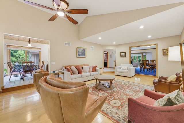 3532 S 121st COURT, Greenfield, WI 53228