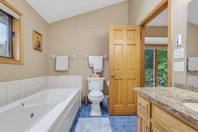 3532 S 121st COURT, Greenfield, WI 53228