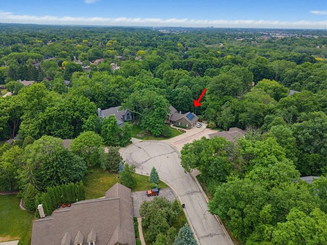 3532 S 121st COURT, Greenfield, WI 53228