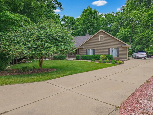 3532 S 121st COURT, Greenfield, WI 53228