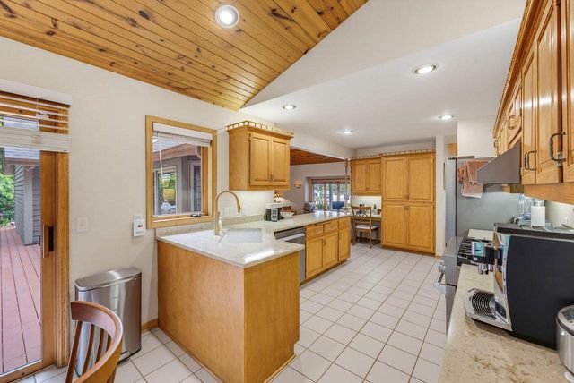 3532 S 121st COURT, Greenfield, WI 53228