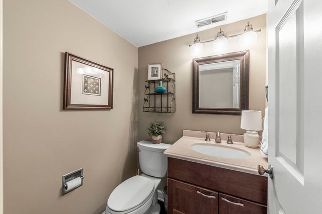 2356 Richmond Drive, Wheaton, IL 60189