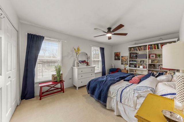 2356 Richmond Drive, Wheaton, IL 60189