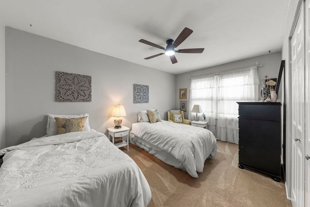 2356 Richmond Drive, Wheaton, IL 60189