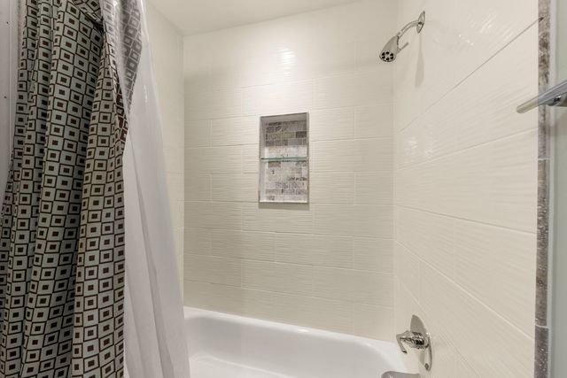 2356 Richmond Drive, Wheaton, IL 60189