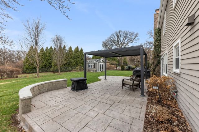 2356 Richmond Drive, Wheaton, IL 60189