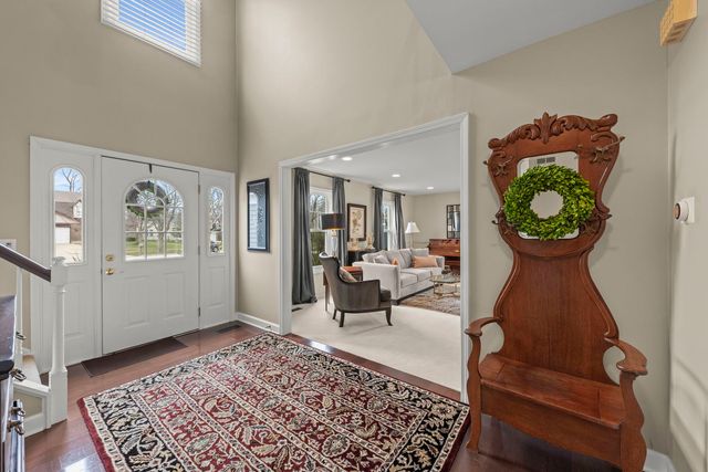 2356 Richmond Drive, Wheaton, IL 60189