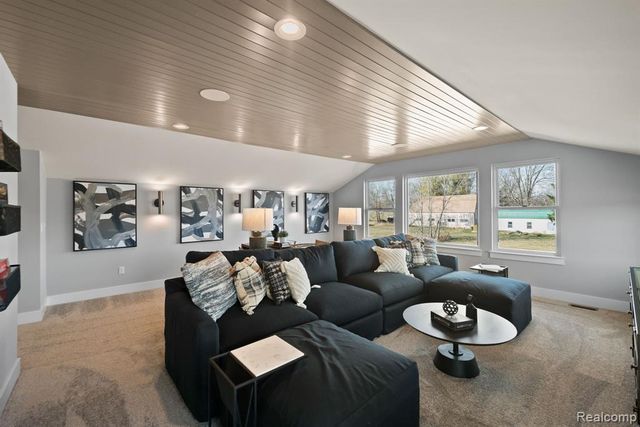 14040 Regatta Bay Drive, Shelby, MI 48315