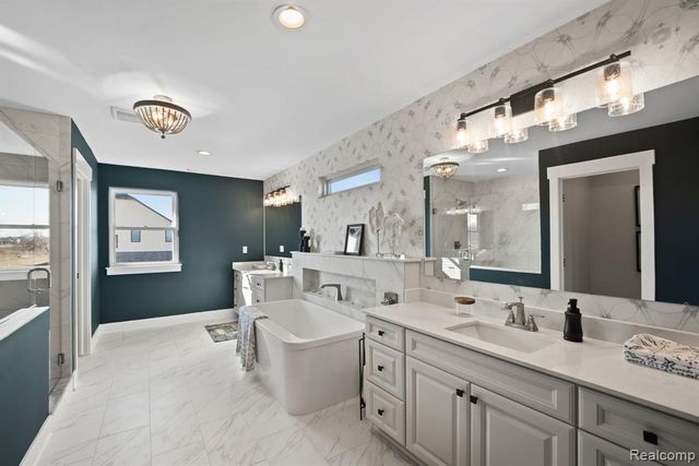 14040 Regatta Bay Drive, Shelby, MI 48315