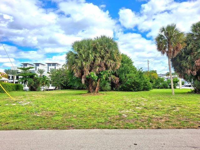 239 Hibiscus Avenue, Lauderdale By The Sea, FL 33308
