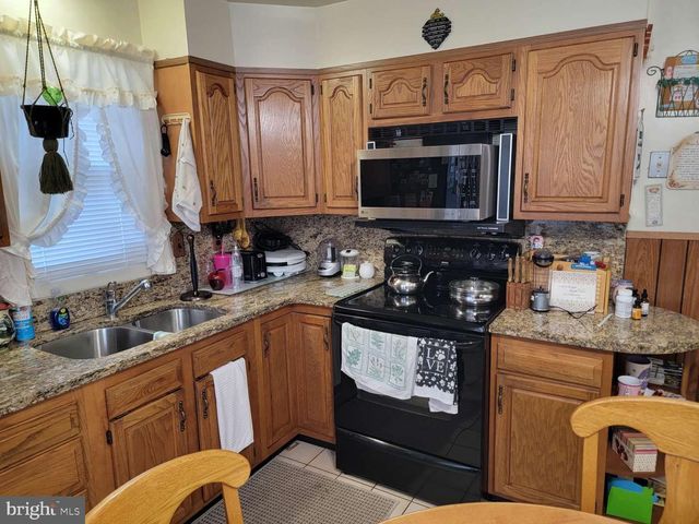 7303 HASTINGS DR, Capitol Heights, MD 20743