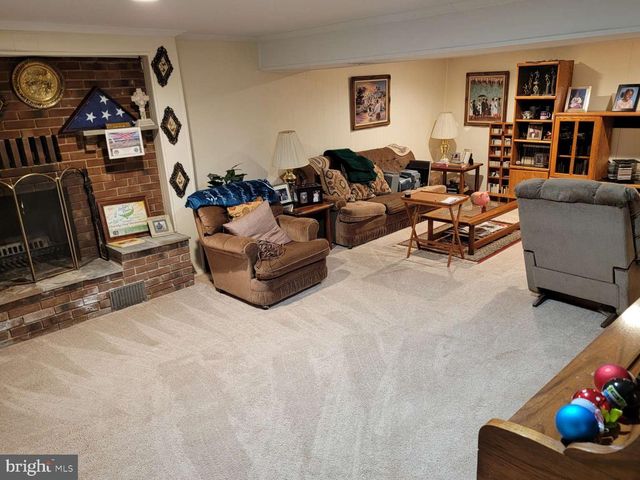 7303 HASTINGS DR, Capitol Heights, MD 20743