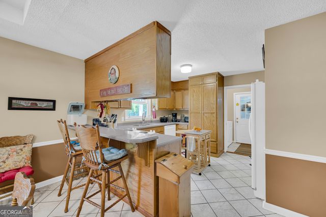 172 Lewis Circle, Commerce, GA 30529