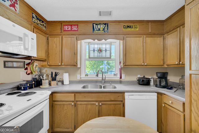 172 Lewis Circle, Commerce, GA 30529