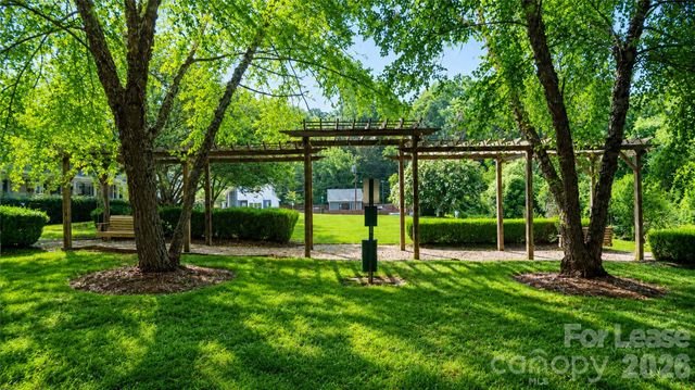 1224 Green Oaks Lane F, Charlotte, NC 28205