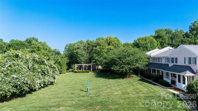 1224 Green Oaks Lane F, Charlotte, NC 28205